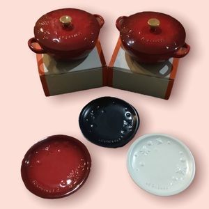Le Creuset Stoneware Star Relief Marmite & Plate Set
